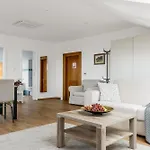 Mia Cozy Apartment With Prague Castle View, Parking & Ac