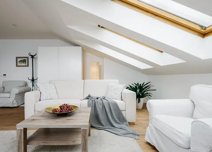 Mia Cozy Apartment With Prague Castle View, Parking & Ac